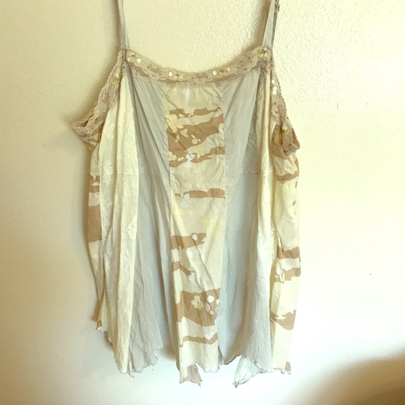 Venezia Tops - 🎀BOGO🎀 NWOT Venezia camo & lace tank PLUS